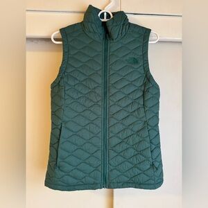 The North Face Green Quilted Vest Womens XS